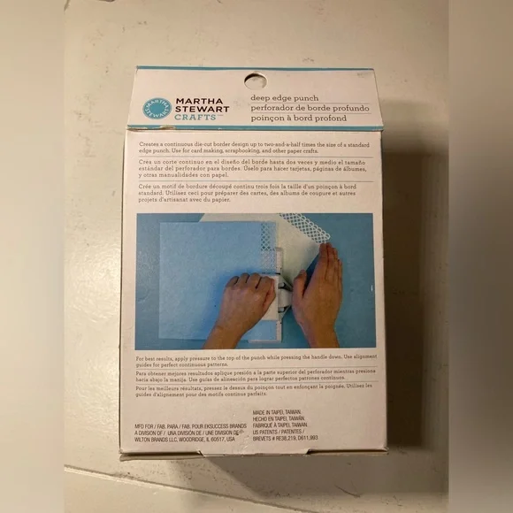 Martha Stewart Crafts Deep Edge Punch Chevron Fence Crafting Scrapbooking Tool - Picture 3 of 3